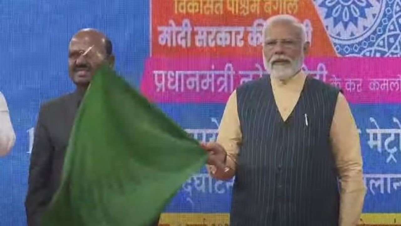 PM Modi unveils multiple connectivity projects worth Rs 15,400 crores in Kolkata